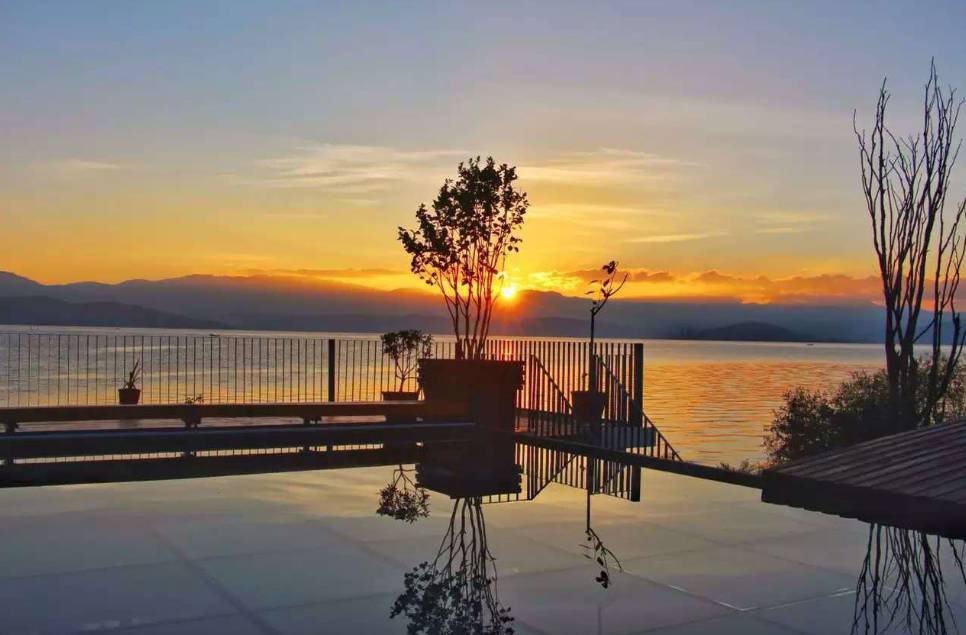 大理洱?！w心，歸心看海煙雨江南