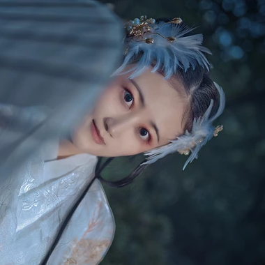 妖艷帶傘女子頭像，唯美古風真人頭像