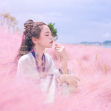 粉嫩帶折扇女生頭像，唯美古風真人頭像