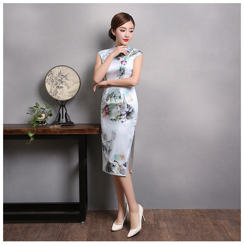 白色鄉(xiāng)墨印花旗袍，短袖真絲旗袍裙