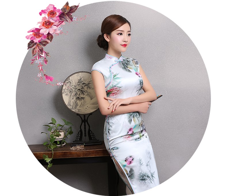 白色鄉(xiāng)墨印花旗袍，短袖真絲旗袍裙