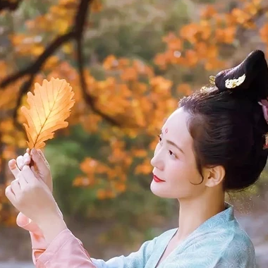 秋風落葉女子頭像，唯美古風真人頭像