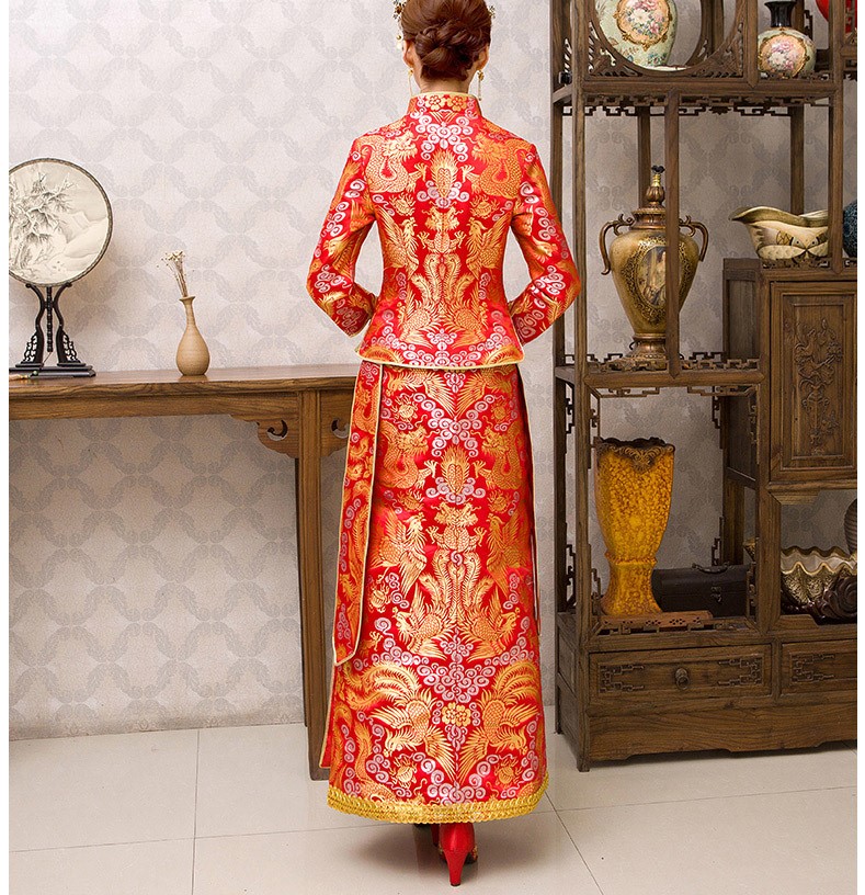 紅色旗袍中式禮服，新娘結(jié)婚禮服