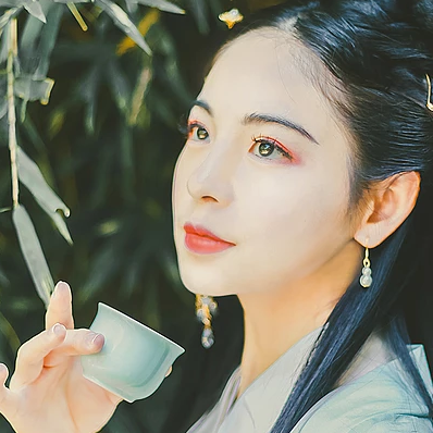 喝酒傷感女生頭像，唯美古風真人頭像