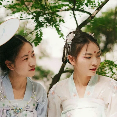 漢服帶團(tuán)扇閨蜜頭像，唯美古風(fēng)真人頭像
