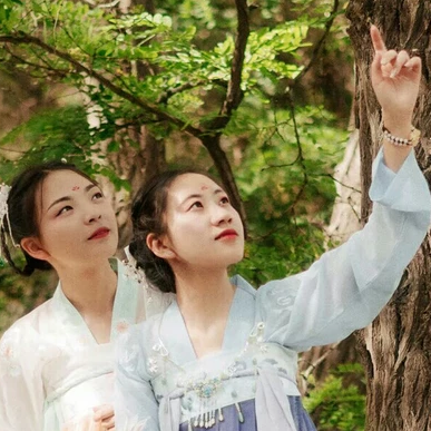 漢服帶團(tuán)扇閨蜜頭像，唯美古風(fēng)真人頭像