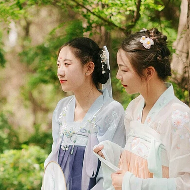 漢服帶團(tuán)扇閨蜜頭像，唯美古風(fēng)真人頭像