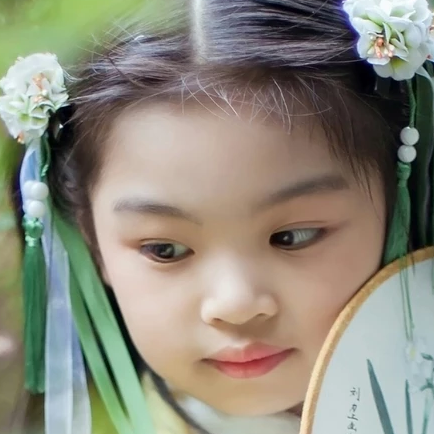 超萌帶團扇小女生頭像，唯美古風真人頭像