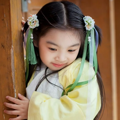 超萌帶團扇小女生頭像，唯美古風真人頭像