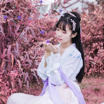 粉紫小清新帶團(tuán)扇傘頭像，唯美古風(fēng)真人頭像