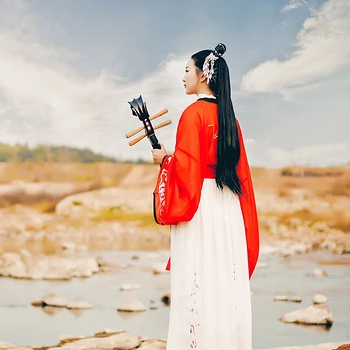 秋色彈琵琶紅衣女生頭像，唯美古風(fēng)真人頭像