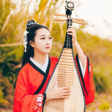 秋色彈琵琶紅衣女生頭像，唯美古風(fēng)真人頭像