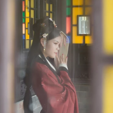 傾城紅衣女子頭像，唯美古風(fēng)真人頭像