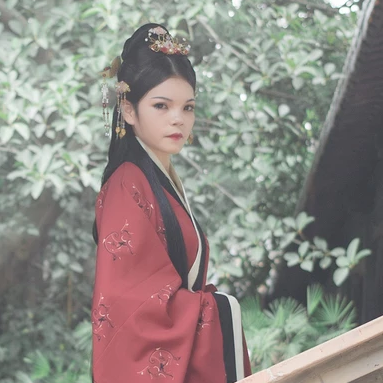 傾城紅衣女子頭像，唯美古風(fēng)真人頭像