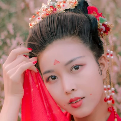 嬌艷紅衣閨蜜頭像，唯美古風(fēng)真人頭像