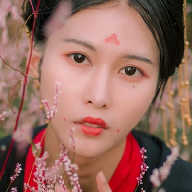 嬌艷紅衣閨蜜頭像，唯美古風(fēng)真人頭像