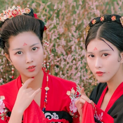 嬌艷紅衣閨蜜頭像，唯美古風(fēng)真人頭像