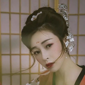 傷感喝酒女生頭像，唯美古風(fēng)真人頭像