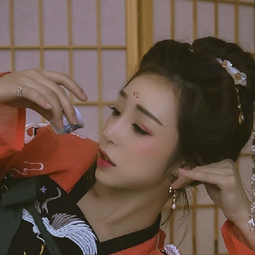 傷感喝酒女生頭像，唯美古風(fēng)真人頭像