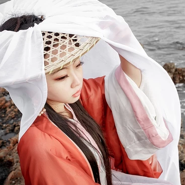 隨風飄舞紅衣少女頭像,唯美古風真人頭像