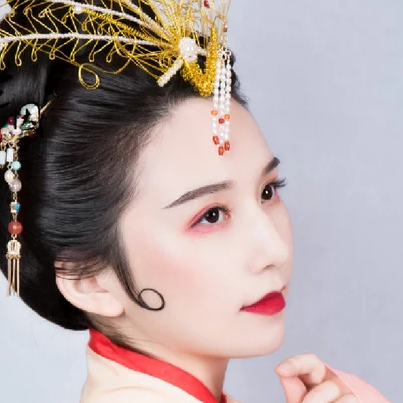 古典帶團扇女生頭像，唯美古風(fēng)真人頭像