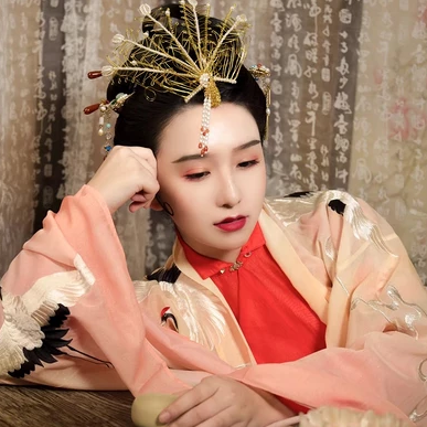 古典帶團扇女生頭像，唯美古風(fēng)真人頭像