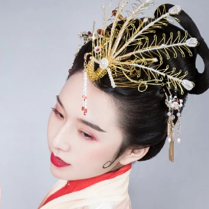 古典帶團扇女生頭像，唯美古風(fēng)真人頭像