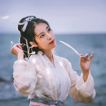 夜下星空女生頭像，唯美古風真人頭像