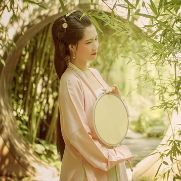 文藝清新帶團(tuán)扇女生頭像，唯美古風(fēng)真人頭像