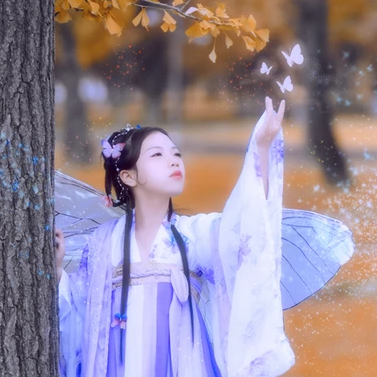 蝴蝶飛舞女生頭像，唯美古風真人頭像