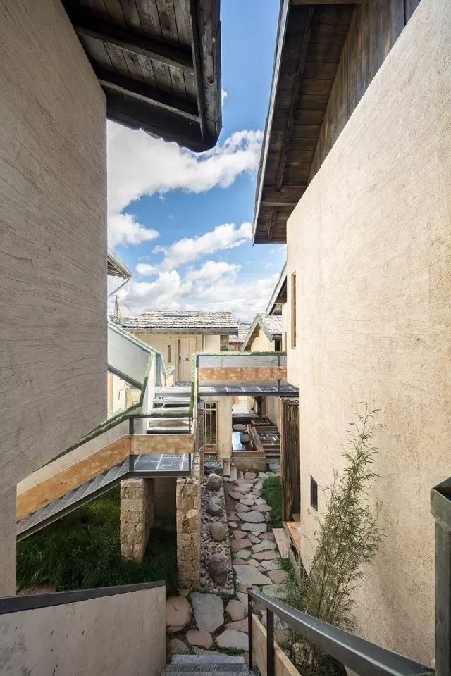 香格里拉·言?意，頗有古代山水畫的意境