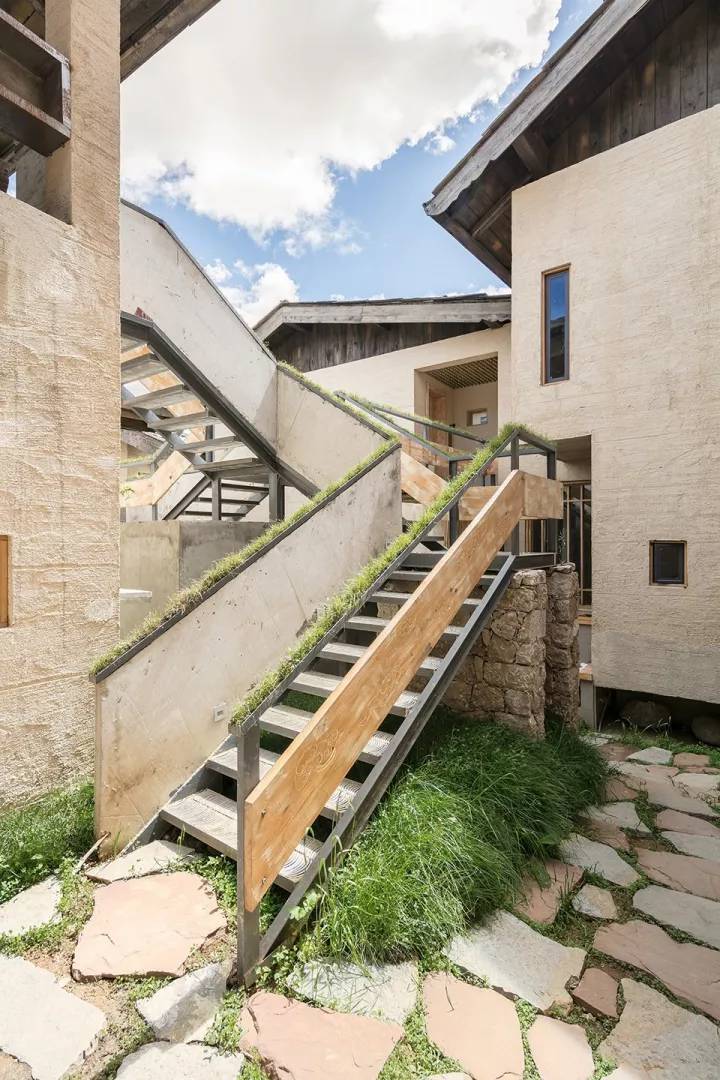 香格里拉·言?意，頗有古代山水畫的意境