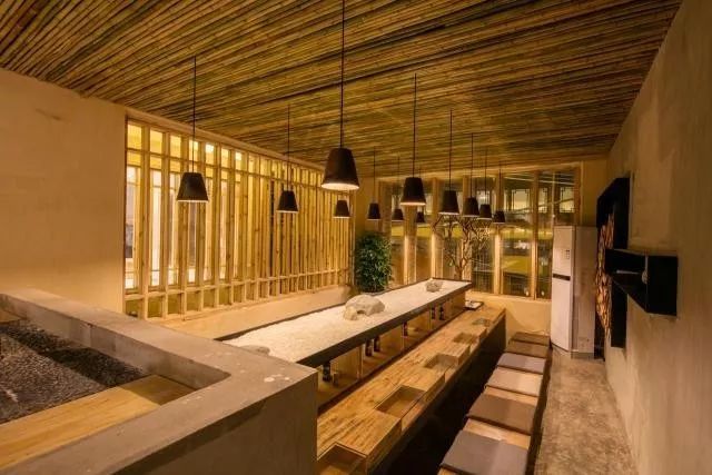 香格里拉·言?意，頗有古代山水畫的意境