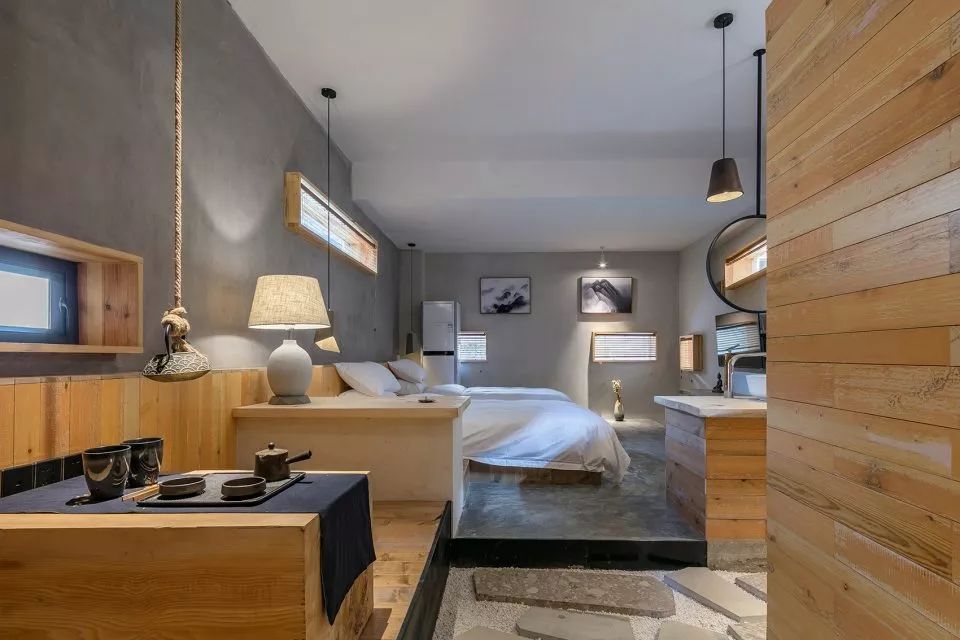 香格里拉·言?意，頗有古代山水畫的意境