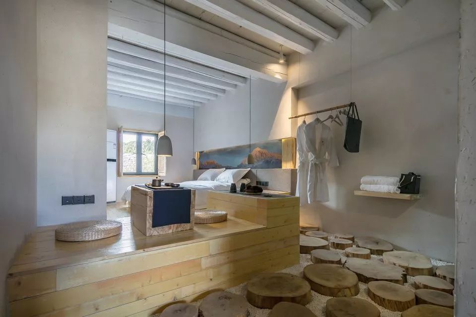 香格里拉·言?意，頗有古代山水畫的意境