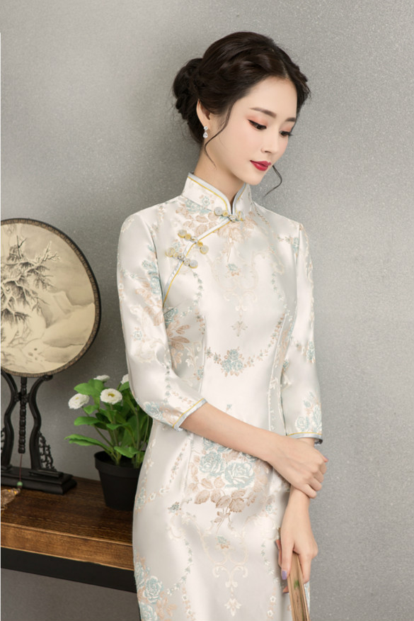 清新淡雅繡花旗袍，中袖優(yōu)雅旗袍裙