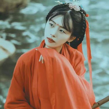 烈焰紅衣女生頭像，唯美古風(fēng)真人頭像