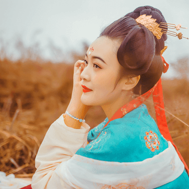 紅妝帶折扇女生頭像，唯美古風(fēng)真人頭像