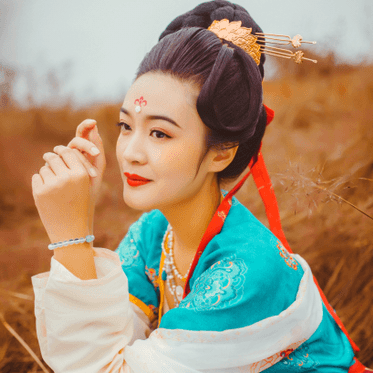 紅妝帶折扇女生頭像，唯美古風(fēng)真人頭像