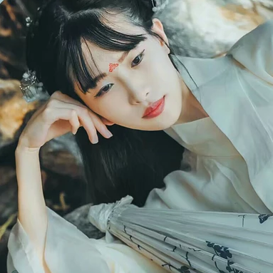 素衣帶傘和團扇女生頭像，唯美古風真人頭像