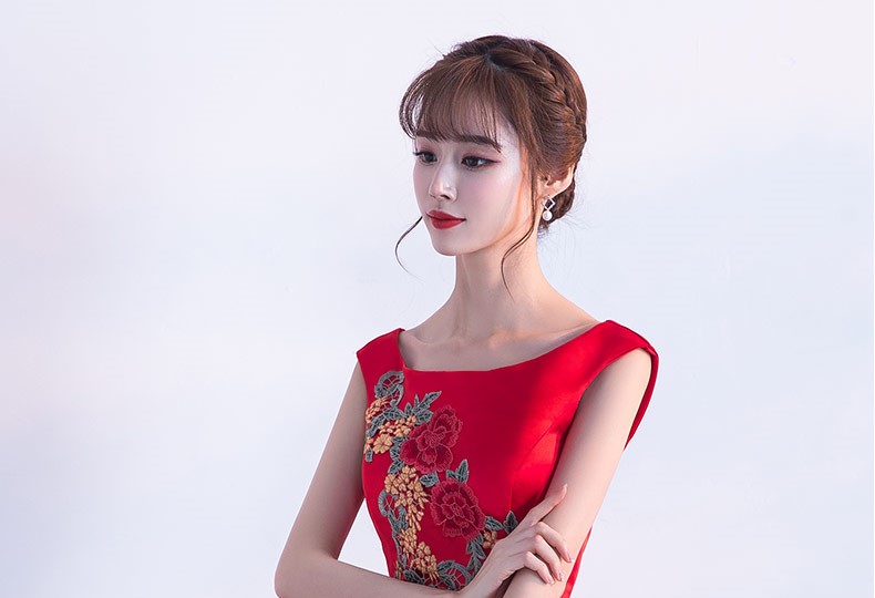 時(shí)尚匠心啟航閱讀中式禮服，芍藥繡花新娘結(jié)婚禮服