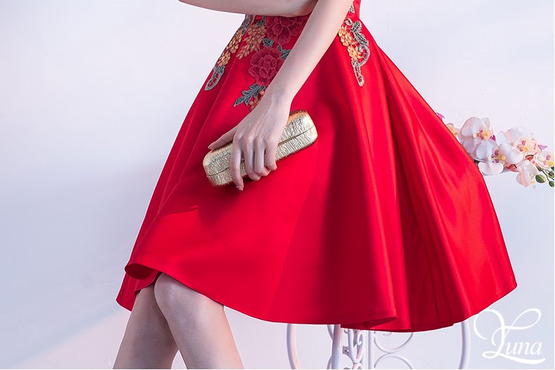 時(shí)尚匠心啟航閱讀中式禮服，芍藥繡花新娘結(jié)婚禮服