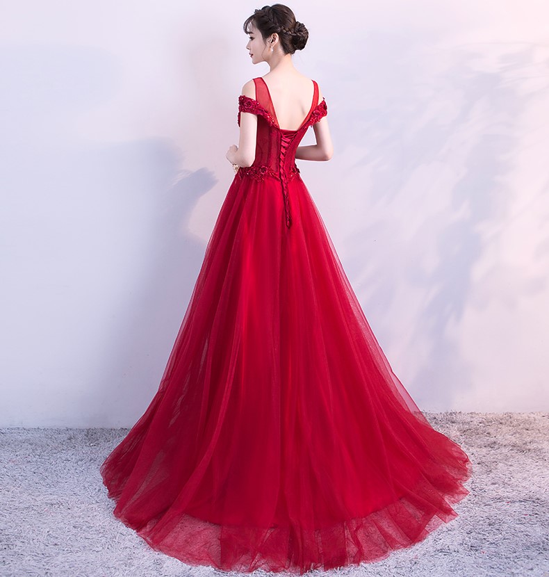 優(yōu)雅雙肩中式禮服,匠心啟航閱讀立體繡花晚禮服