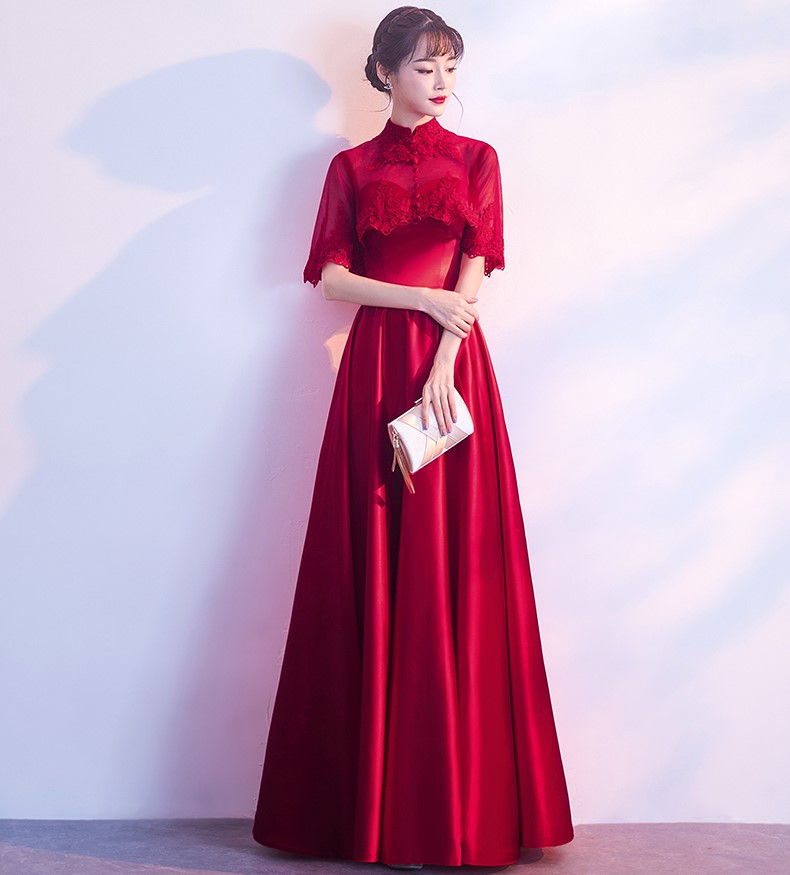 蕾絲披肩中式禮服，甜美匠心啟航閱讀晚禮服