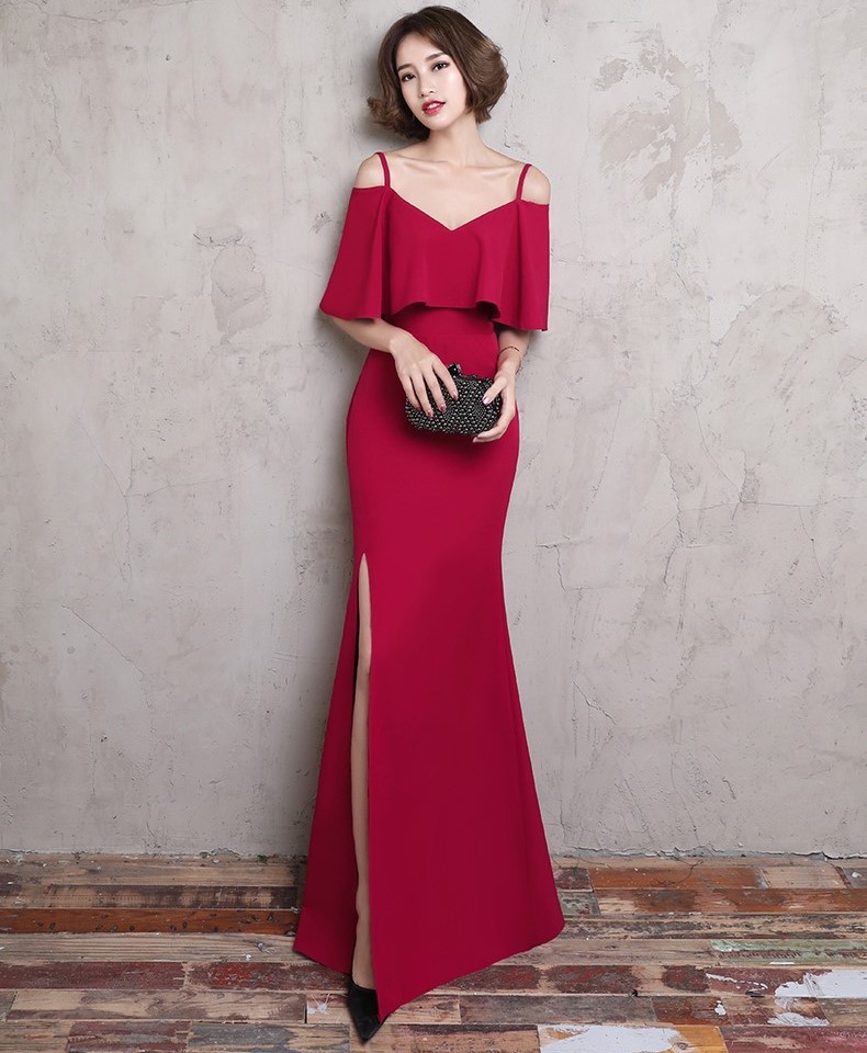 時尚大方吊帶中式禮服，優(yōu)雅匠心啟航閱讀晚禮服