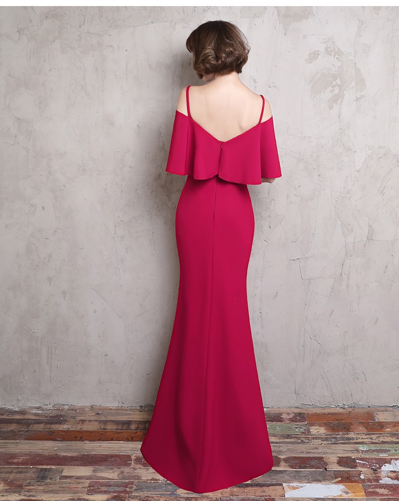 時尚大方吊帶中式禮服，優(yōu)雅匠心啟航閱讀晚禮服