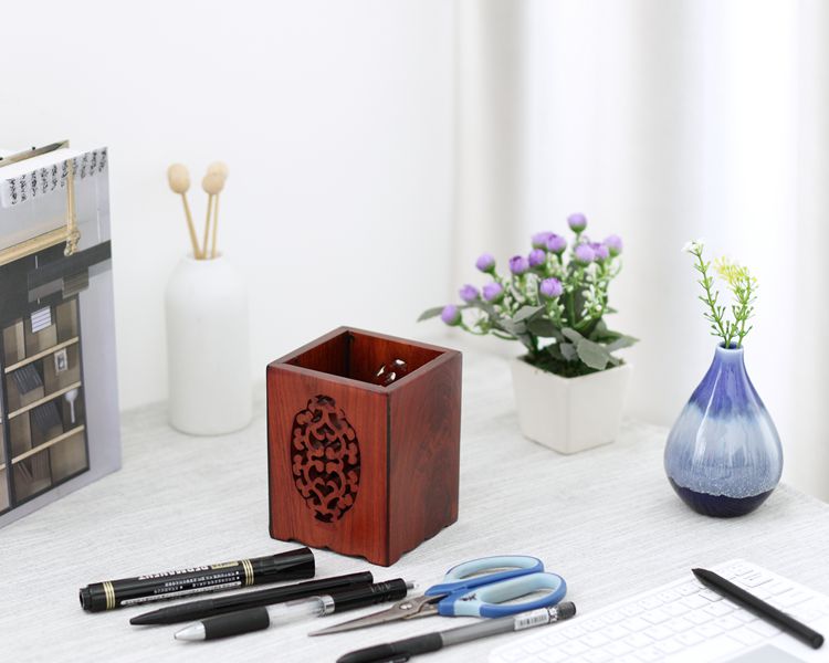時(shí)尚匠心啟航閱讀花梨木筆筒