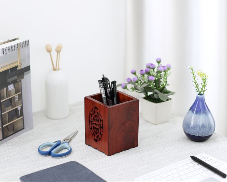 時(shí)尚匠心啟航閱讀花梨木筆筒