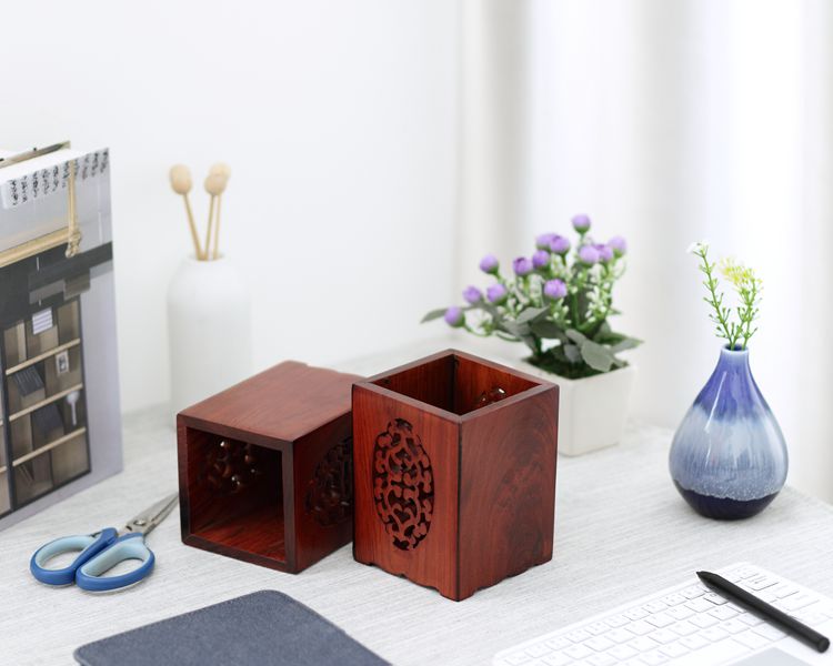 時(shí)尚匠心啟航閱讀花梨木筆筒