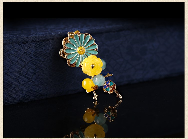 典雅氣質(zhì)胸針，撞色唯美胸花
